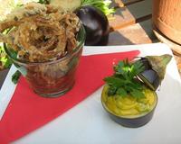Rondelles d'aubergine frites comme pour les calamars, accompagnées d'une mayonnaise à l'huile d'olive et herbes fraîches.Idéal en apéritif…
