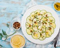 Hugo Riboulet, gagnant de Top Chef, partage sa recette du carpaccio de courgettes “comme chez les grands-parents”