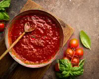 Sauce tomate express avec des tomates pelées