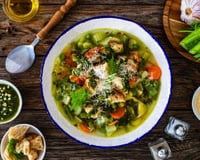 Soupe au pistou : la merveilleuse recette de Julie Andrieu qui sent bon le Sud