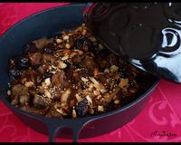La chair fondante, les pruneaux juteux accompagnés d'amandes croquantes .... What else ? Peut être une petite semoule en accompagnement ou du pain traditionnel tout simplement