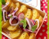 Une petite salade classique presque indémodable. Je ne m'en lasse pas surtout avec des pommes de terre nouvelles.