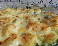 Une recette qui peut permettre d'utiliser un reste de pommes de terre...et de toute façon vite faite avec des surgelés.