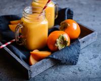 Bien frais et revitalisant, ce smoothie aux kakis vous changera des smoothies classiques à la banane ou à la fraise.