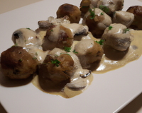 Boulettes de viande à la crème fraiche et aux champignons