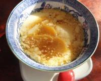 Dessert chinois léger à base de tofu et de sauce sucrée de gingembre proposée par Eurasie Shop.