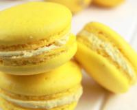 Coques avec une meringue l'italienne, garnies d'une crème au citron recette de Pierre Hermé.