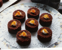 La saveur de la marmelade d'orange dans un ensemble chocolaté