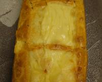 Un délicieux cake à base de raclette et de lardons.