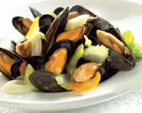 Moules frites et petits légumes