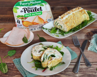 Envie de gourmandise ? Testez ce roulé de crêpes salées au blanc de poulet doré au four, fromage fouetté et pousses d’épinards