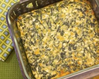 Quiche sans pâte au Bresse Bleu saupoudrée de poireaux