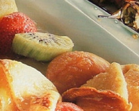 Crêpes, poires et kiwis en brochettes