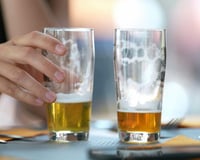 « 2 verres d’alcool par jour, et pas tous les jours » : le docteur Jimmy Mohamed explique pourquoi c'est déjà trop