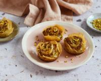 Les roses filo à la crème de pistaches