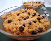 Cela fait un petit moment que je n'ai pas réalisé de crumble, ce dessert Anglais que j'aime tant!Celui que je vous présente aujourd'hui est à base d'abricots, de pommes,…