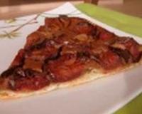pizza alliant prunes acidulées sur crème chocolatée