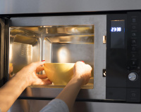 Boulanger, But, Leroy Merlin… Rappel massif de micro-ondes vendus partout en France à cause d’un risque de feu !