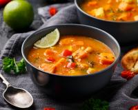 Soupe thai aux légumes croquants