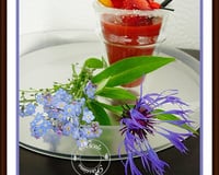 Smoothie fraises, orange, menthe et gingembre