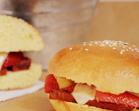 Buns fraise, chorizo et comté