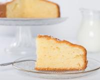 Le gâteau au yaourt est certainement le plus simple à réaliser, c'est celui de nos premiers essais culinaires. Facile et rapide à…