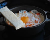 Œuf cocotte au chèvre et râpé de la mer