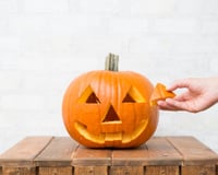 Vous ratez votre citrouille d'Halloween ? La méthode infaillible pour la sculpter facilement sans se louper