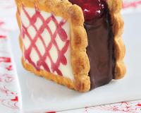 Délicieux mélange de chocolat et framboises dans une bouchée fondante.