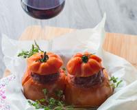 Le secret des tomates farcies est de choisir des tomates charnues et de bien assaisonner la farce.
