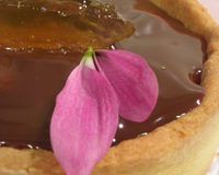 Tartelettes fleuries pommes-chocolat