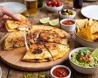 Oubliez les chips : la recette des quesadillas à la viande hachée pour un apéro ultra-gourmand