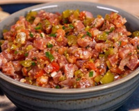 Tartare de saucisson : on a testé cette recette d’apéro qui affole internet