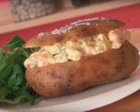 Une jolie façon de déguster les pommes de terre au four.