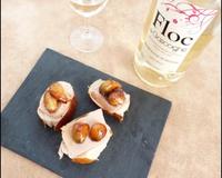 des petits toasts assez simple, mais avec une touche de fantaisie apportée par l'ail confit caramélisé