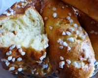Pains au lait fermenté et fleur d'oranger
