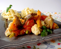 Poêlée d'artichauts et de mini légumes croquants