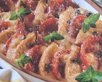 Voici une délicieuse recette réalisée avec des escalopes de dinde et des légumes du soleil.