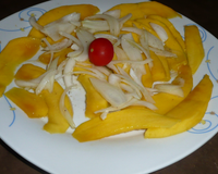 Entrée exotique : Salade de mangues en lamelles