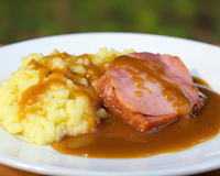 Jambon braisé à la sauce Madère