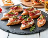Tartine ricotta et jambon : la recette parfaite d’Alain Ducasse pour les fortes chaleurs