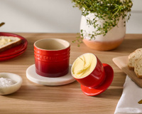 Le Creuset ressuscite ce beurrier ancestral qui permet d’avoir toujours son beurre à la bonne température
