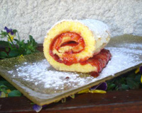 Roulé à la fraise et confiture de fraises