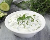 Cette véritable recette du tzatziki grec n'a absolument rien à voir avec les pots du supermarché