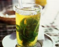 Thé à la menthe, rafraîchissant.