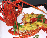 La langouste étant un produit noble, une telle recette se doit d'être dégustée par tous !Simple à réaliser, et très gouteuse