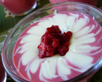 Une jolie petite verrine fruitée et légère idéale après un bon repas.