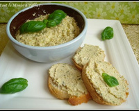 Tartines de tapenade verte au chèvre et basilic