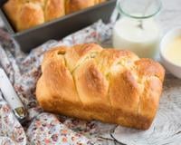 Cette brioche peut se faire aussi bien en machine à pain (map) ou à la main.