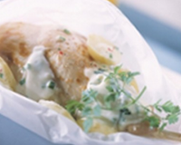Cuisses de lapin en papillote et sa crème citronnée aux herbes